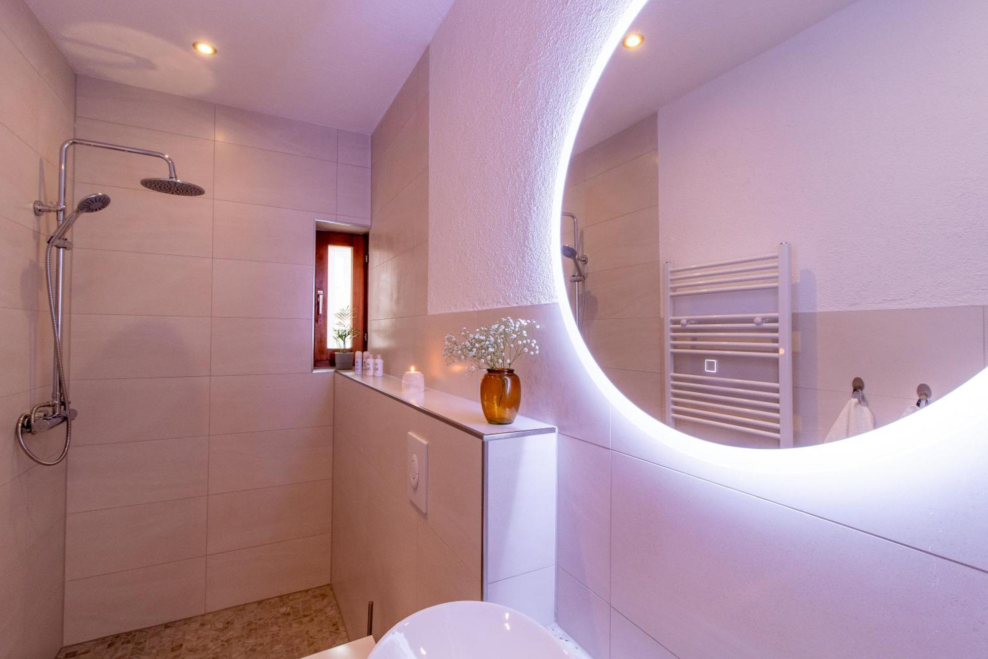 Stilvolles City-Apartment I Netflix I Wlan L Stellplatz I Zentral 施瓦岑贝格 外观 照片